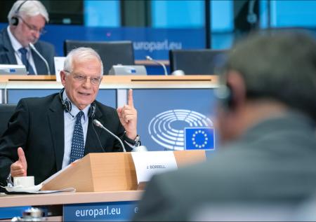Боррель: Евросоюз следит за отношениями Армении и Азербайджана