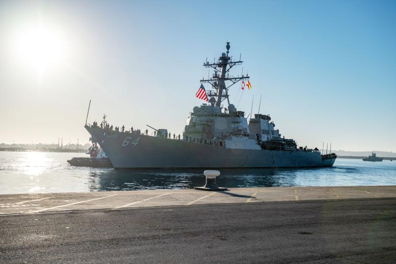 Эсминец USS Carney