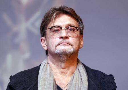 Осуждение коллег, борьба с фейками, СВО: где сейчас Александр Домогаров