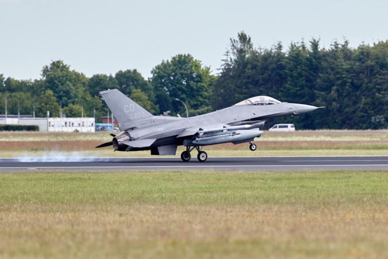F-16