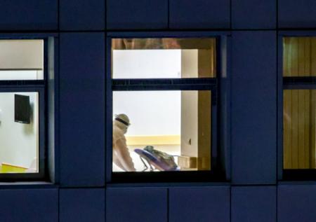Врачи спасли пациента с коронавирусом переливанием крови с антителами