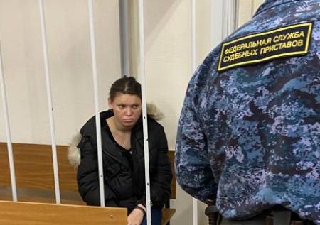 Заколовшую ребенка ножницами женщину поместили в СИЗО