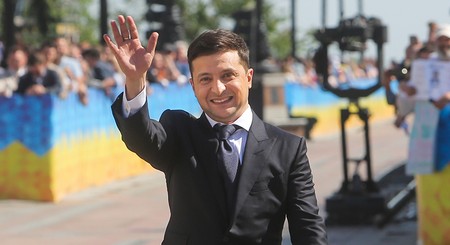 Президент Зеленский отдаёт регионы олигарху Коломойскому