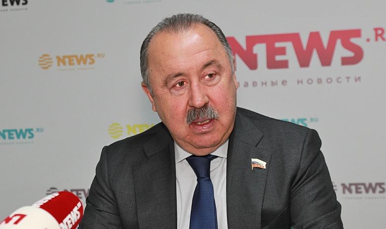 Валерий Газзаев