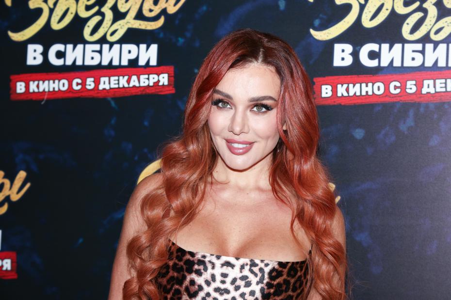 Певица Анна Седокова на премьере фильма «Звезды в Сибири»