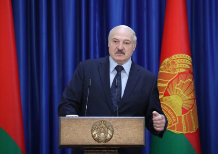 Лукашенко признал белорусскую демократию уникальной