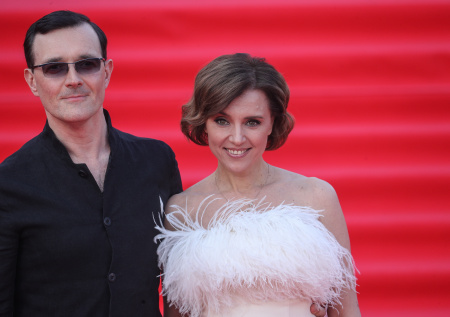 Развод с Бероевым, измена, критика Богомолова: как живет Ксения Алферова