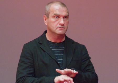 Актёр Александр Балуев госпитализирован с коронавирусом в Москве