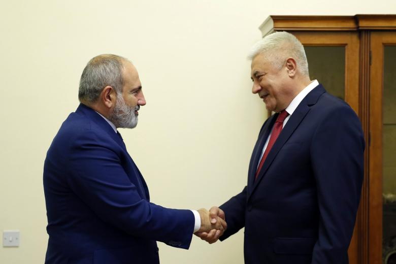 Никол Пашинян и Владимир Колокольцев