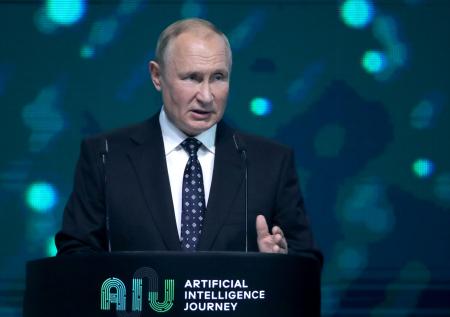 Путин призвал наращивать цифровую трансформацию в России