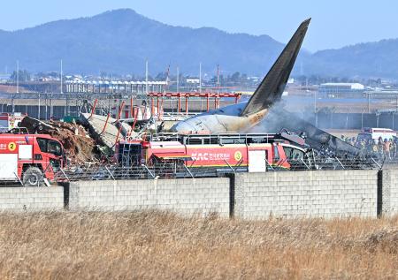 Власти Южной Кореи нашли черные ящики упавшего авиалайнера Jeju Air