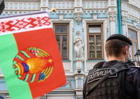 Белорусский политолог рассказал о планах Запада в отношении Минска