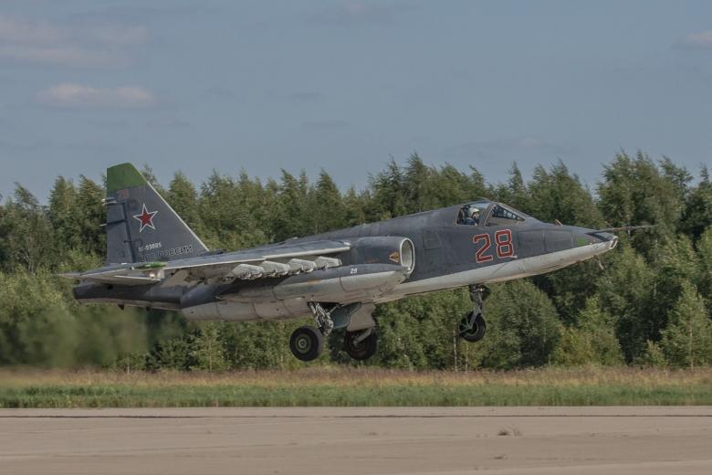 Российский самолет Су-25