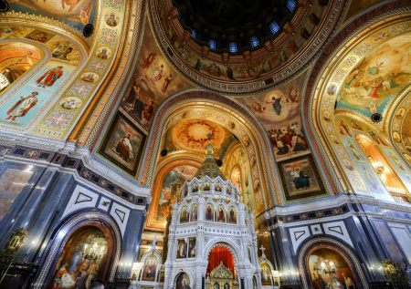 В Храме Христа Спасителя в Москве началась праздничная служба