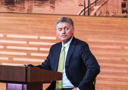 «Европа следует за трендом»: Песков о санкциях против его жены и детей