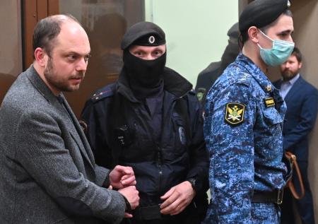 Суд в Москве арестовал Кара-Мурзу по делу о дискредитации ВС России
