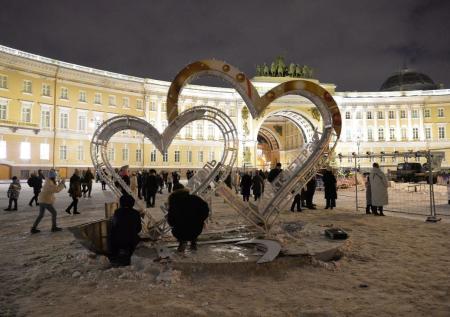 Сердце с надписью «Мариуполь» в Санкт-Петербурге частично демонтировали