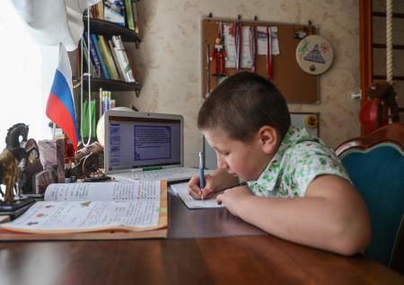 Урок на дом: в Госдуме всерьёз взялись за дистанционное образование