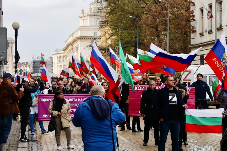 Болгария, София. Участники митинга за нейтралитет Болгарии и ее дружбу с Россией