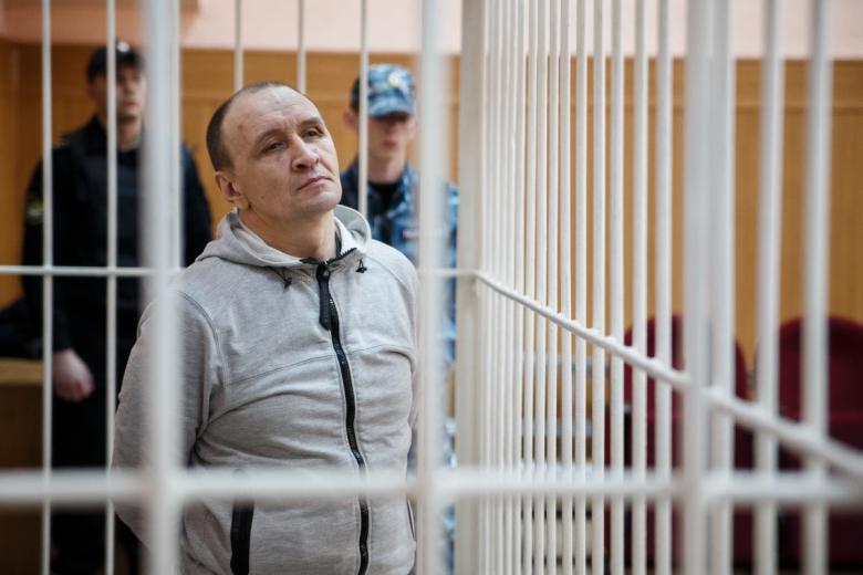 Пожарный Сергей Генин, обвиняемый в халатности во время тушения пожара в ТЦ «Зимняя вишня»