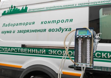 Жители Гатчины пожаловались на постоянный неприятный запах в городе
