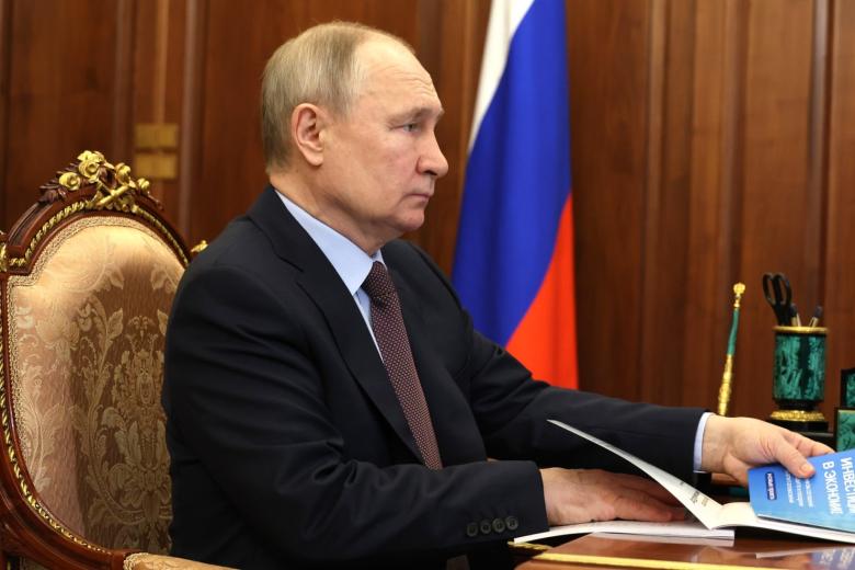 Президент РФ Владимир Путин во время встречи с министром экономического развития РФ Максимом Решетниковым