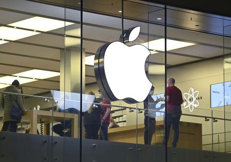 Apple прекратила выпуск плеера iPod