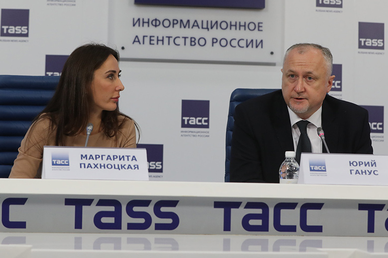 Юрий Ганус (справа)