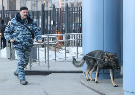 Аэропорт Оренбурга эвакуировали из-за военного с гранатой
