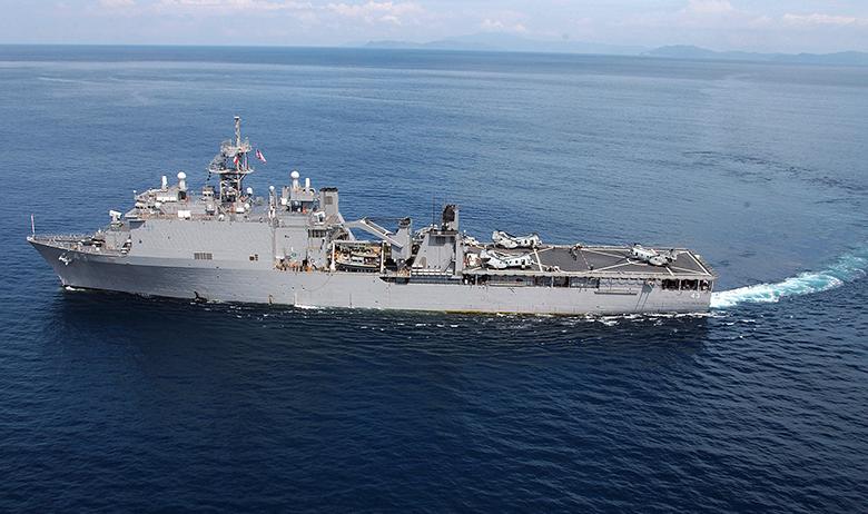 Корабль ВМС США «Форт Макгенри»