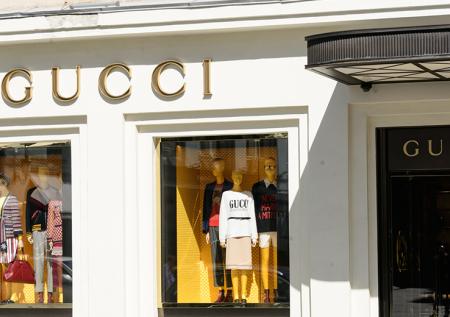 Стилист Лисовец объяснил «успешность» рынка поддельного люкса