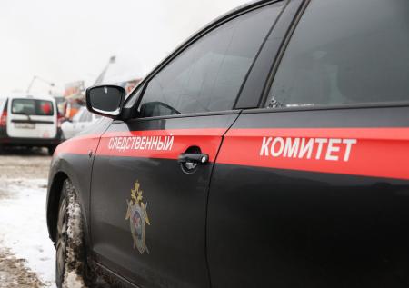 Трое голых детей попали на видео и лишились матери
