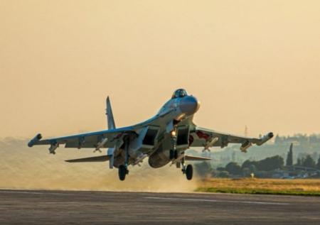 ВКС России уничтожили два пункта базирования боевиков в сирийском Идлибе