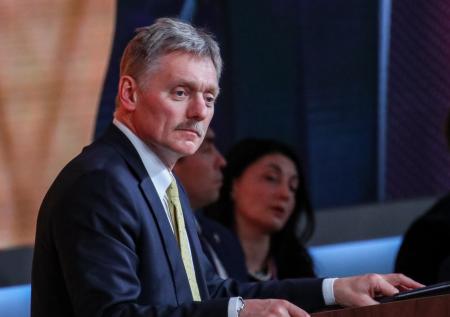 Песков: Россия не может оказаться за железным занавесом