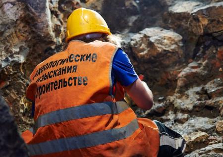 Старинный взломанный сейф обнаружили в центре Москвы 