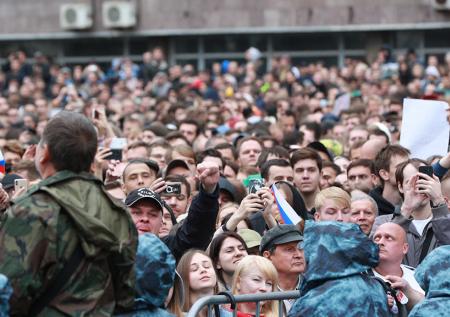 «Допускай!»: десятки тысяч человек вышли протестовать на проспект Сахарова