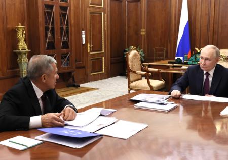 Путин спрогнозировал «небольшое сжатие» на встрече с главой Татарстана