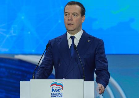 Медведев высказался против поддержки «Единой Россией» самовыдвиженцев