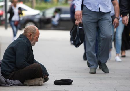  «Бедность стала позором»: как избежать социального взрыва