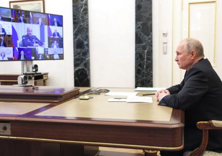 Чернышенко сбился во время доклада Путину и смутился