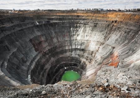 В Анголе пожаловались на «трудности» из-за партнерства с Россией по алмазам