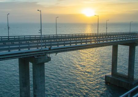 Движение по Крымскому мосту временно перекрыли