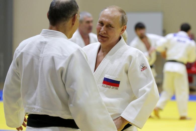 Президент РФ Владимир Путин во время тренировки по дзюдо на татами