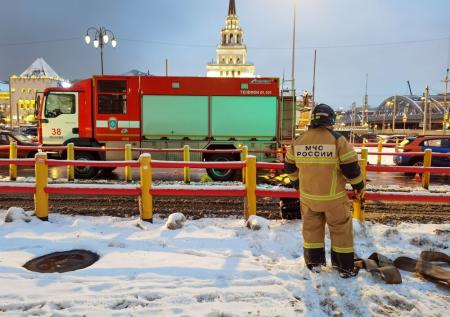 В Москве локализовали пожар на Комсомольской площади