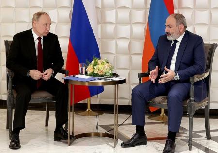 Путин и Пашинян обсудили разблокирование транспортных артерий