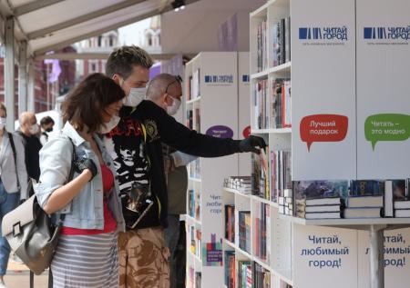 Мишустин увидел пользу для книжной индустрии в фестивале на Красной площади