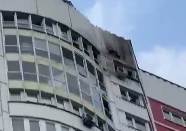 Дом, который был атакован беспилотным летательным аппаратом (БПЛА)