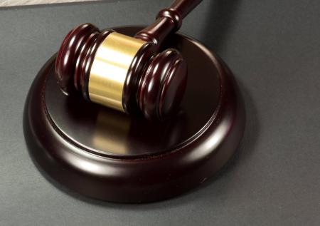 Бывшего депутата КПРФ приговорили к 11 годам колонии за вымогательство