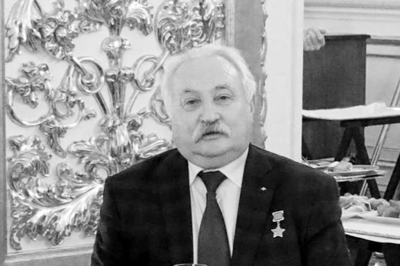 Александр Солуянов
