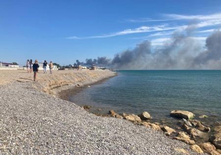 Названа основная причина подрыва боеприпасов на аэродроме в Крыму